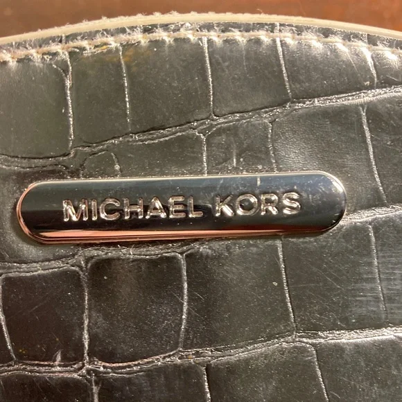 Michael Kors Metallic Silver Croc-Embossed Toiletry cosmetic Pouch - Picture 7 of 9